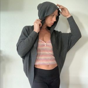 Perfect EUC gray shrug sweater. Cozy and cute! M/L